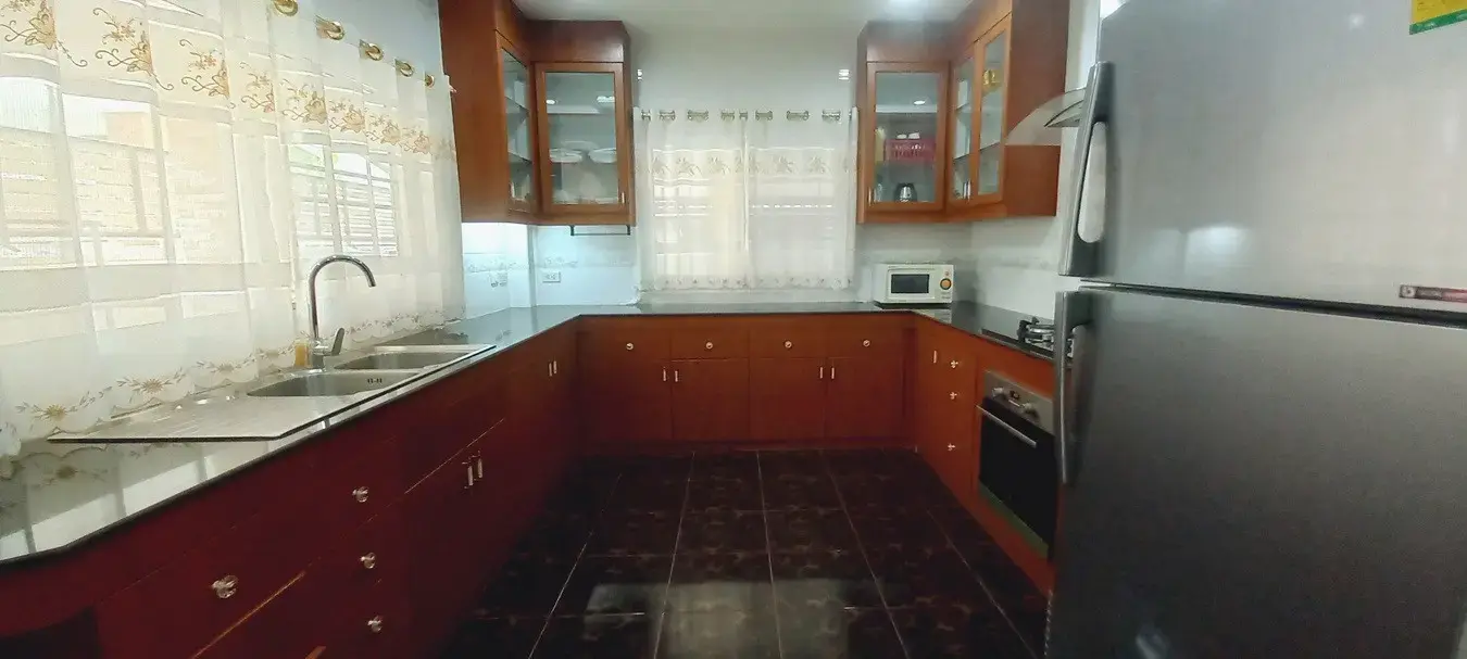 ขายบ้าน2ชั้น 3ห้องนอน 3ห้องน้ำ ที่ดินขนาดใหญ่ อุดรธานี ประเทศไทย