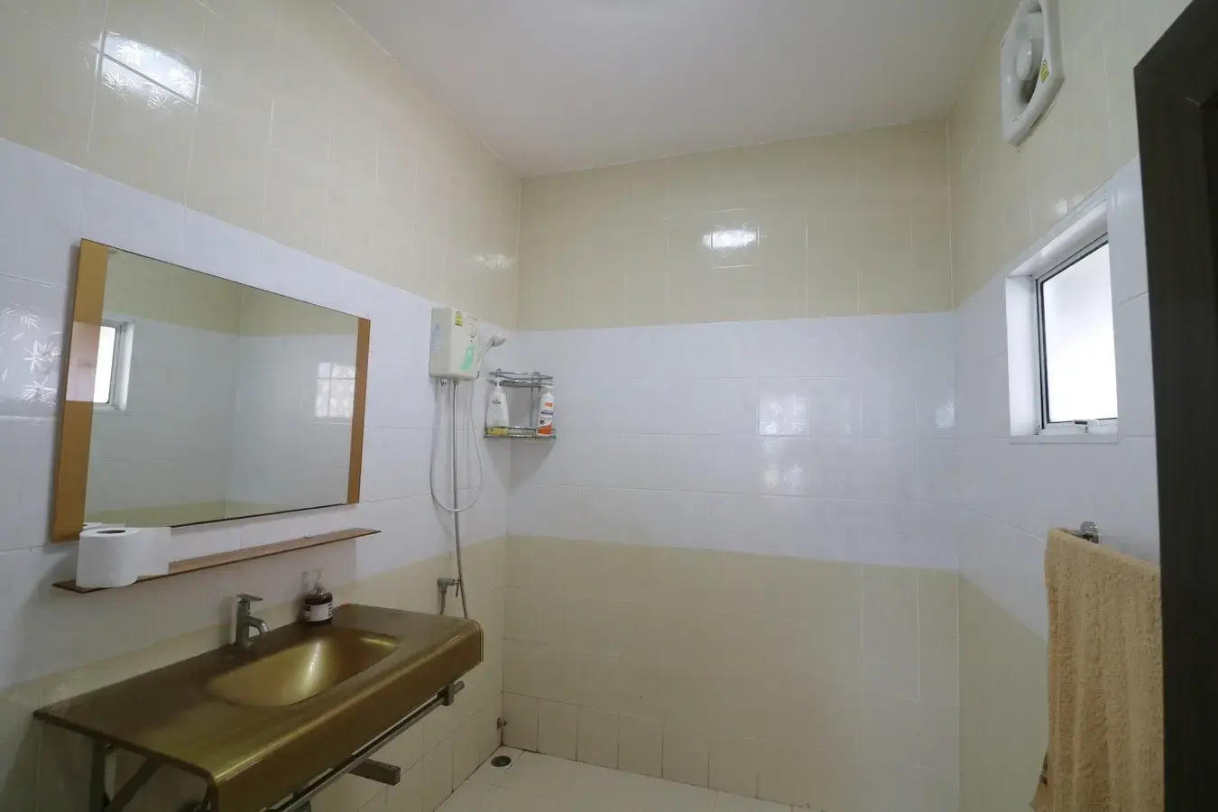 ขายบ้าน 4ห้องนอน 5ห้องน้ำ โดดเด่นพร้อมสิ่งอำนวยความสะดวกครบ