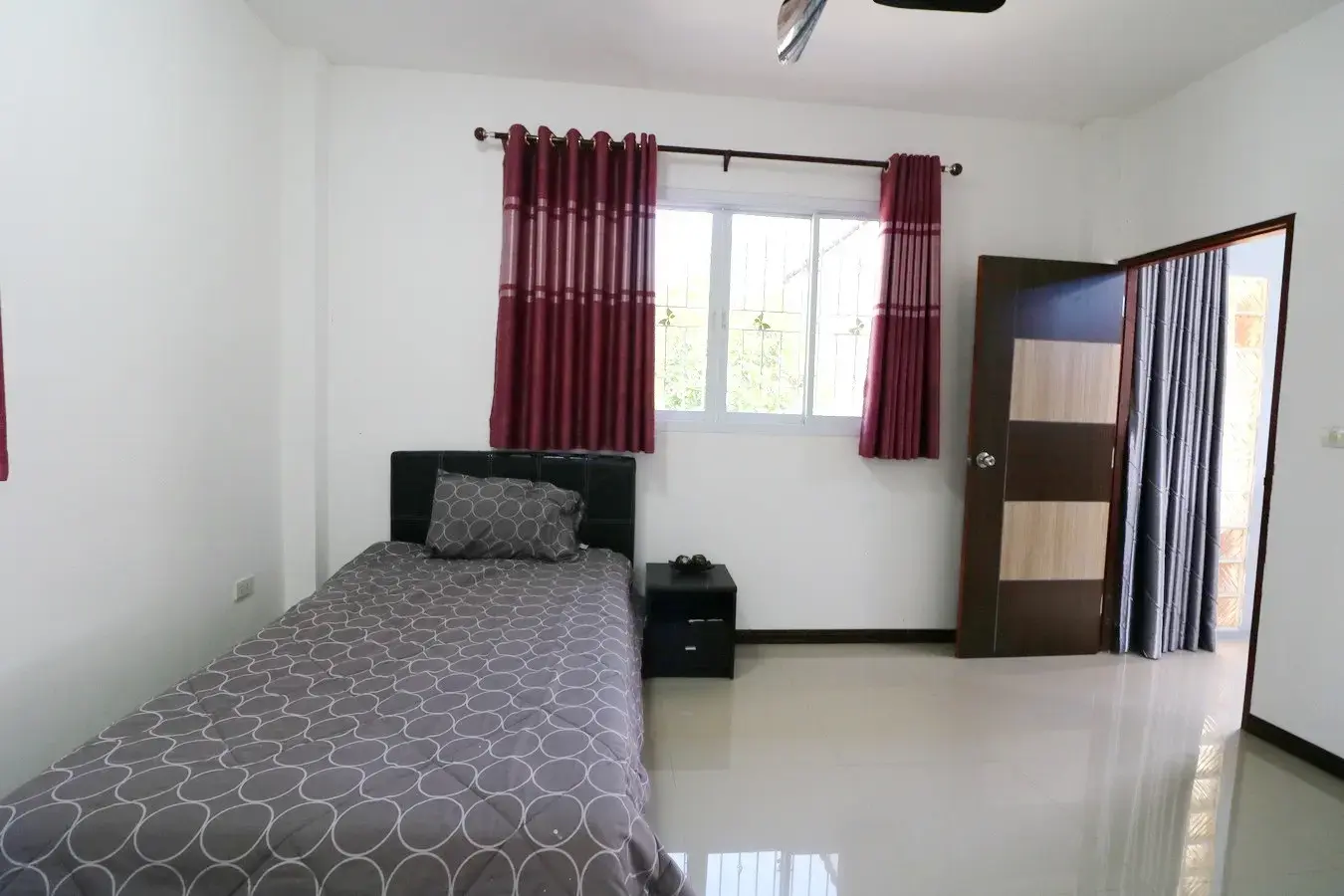 ขายบ้าน 4ห้องนอน 5ห้องน้ำ โดดเด่นพร้อมสิ่งอำนวยความสะดวกครบ