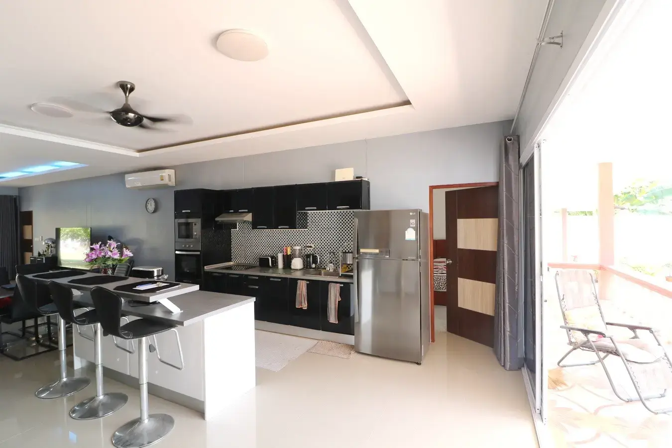 ขายบ้าน 4ห้องนอน 5ห้องน้ำ โดดเด่นพร้อมสิ่งอำนวยความสะดวกครบ