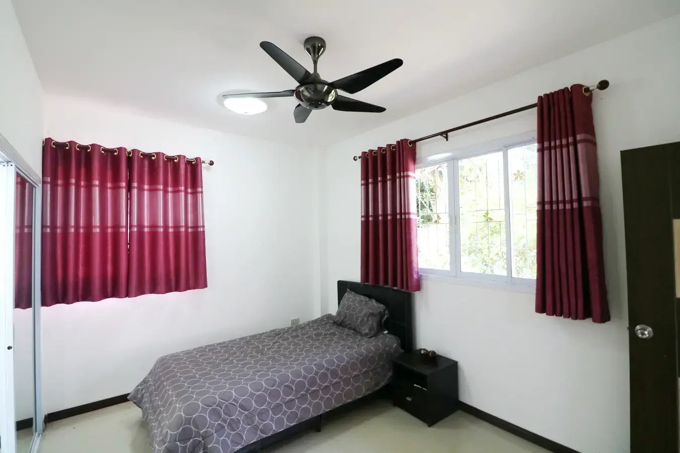 ขายบ้าน 4ห้องนอน 5ห้องน้ำ โดดเด่นพร้อมสิ่งอำนวยความสะดวกครบ