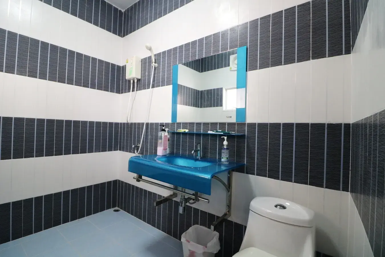 ขายบ้าน 4ห้องนอน 5ห้องน้ำ โดดเด่นพร้อมสิ่งอำนวยความสะดวกครบ