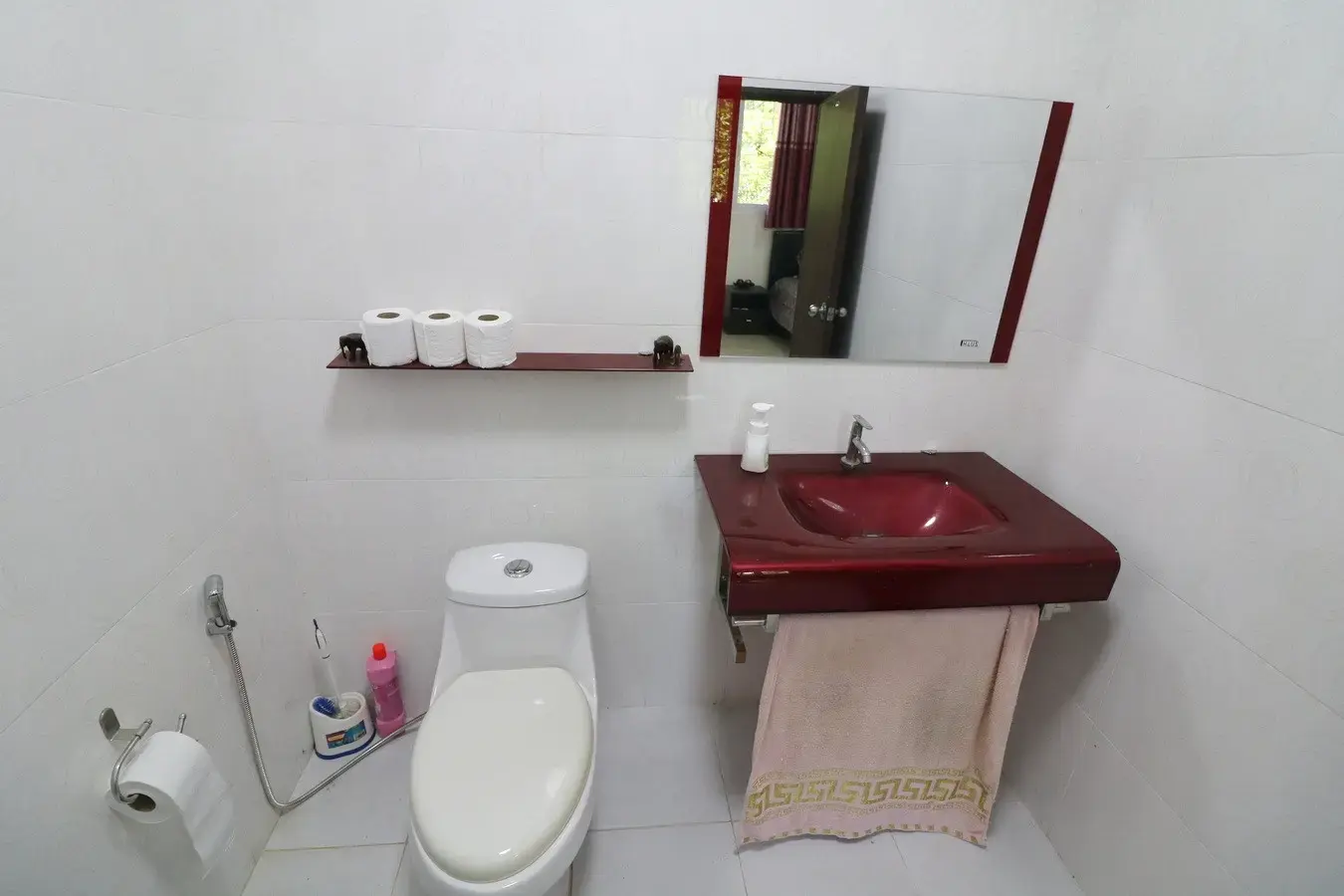 ขายบ้าน 4ห้องนอน 5ห้องน้ำ โดดเด่นพร้อมสิ่งอำนวยความสะดวกครบ