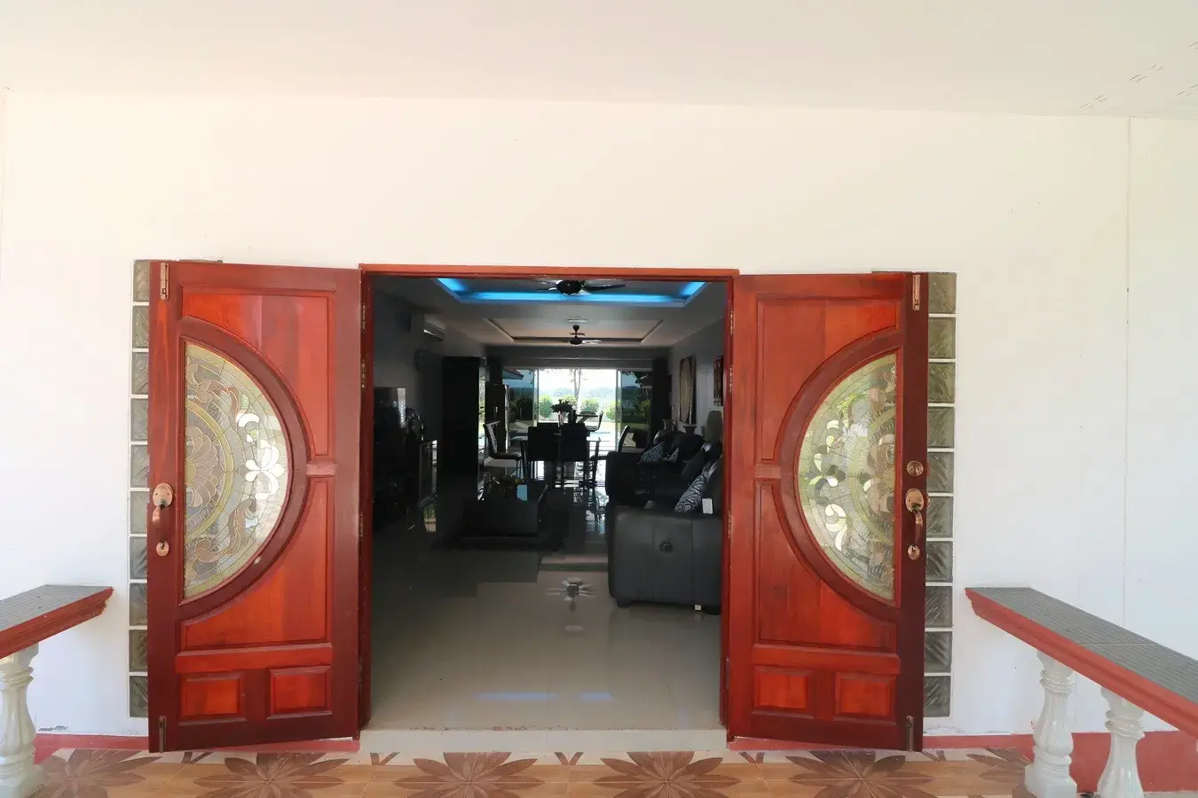 ขายบ้าน 4ห้องนอน 5ห้องน้ำ โดดเด่นพร้อมสิ่งอำนวยความสะดวกครบ