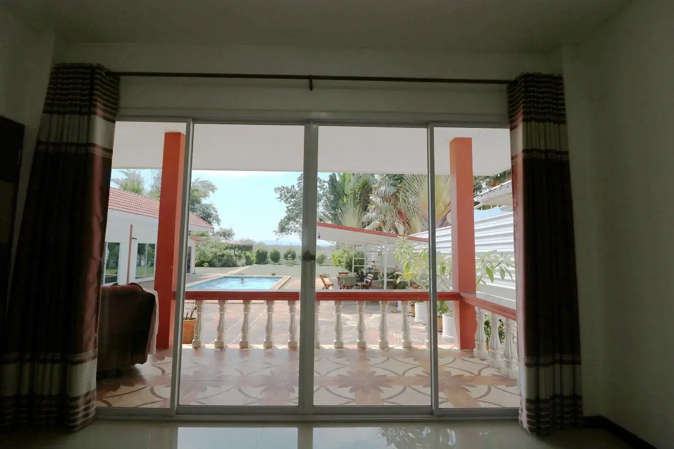 ขายบ้าน 4ห้องนอน 5ห้องน้ำ โดดเด่นพร้อมสิ่งอำนวยความสะดวกครบ