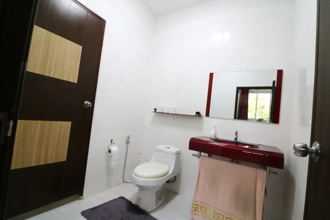 ขายบ้าน 4ห้องนอน 5ห้องน้ำ โดดเด่นพร้อมสิ่งอำนวยความสะดวกครบ