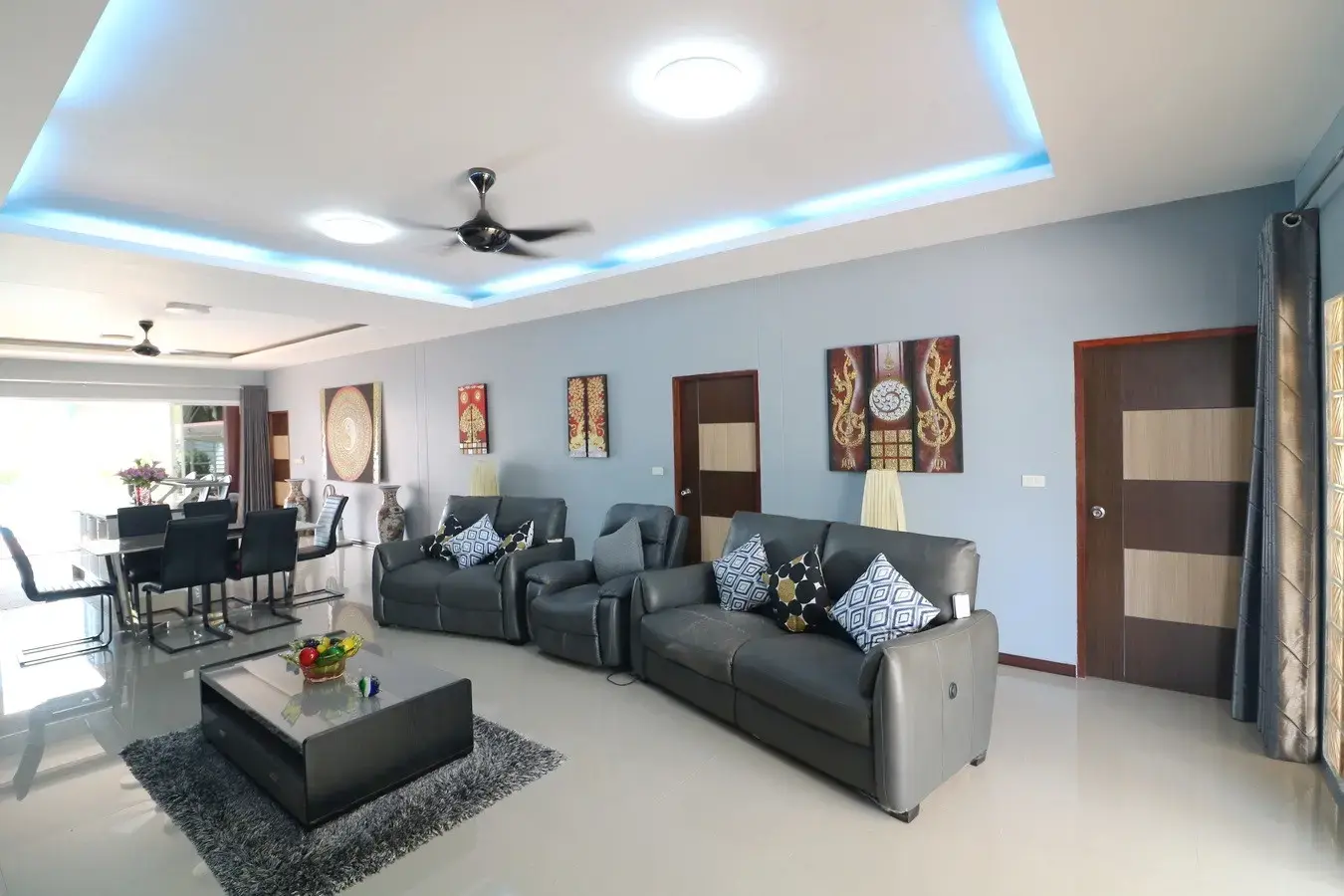 ขายบ้าน 4ห้องนอน 5ห้องน้ำ โดดเด่นพร้อมสิ่งอำนวยความสะดวกครบ