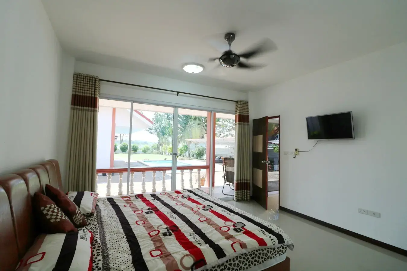 ขายบ้าน 4ห้องนอน 5ห้องน้ำ โดดเด่นพร้อมสิ่งอำนวยความสะดวกครบ