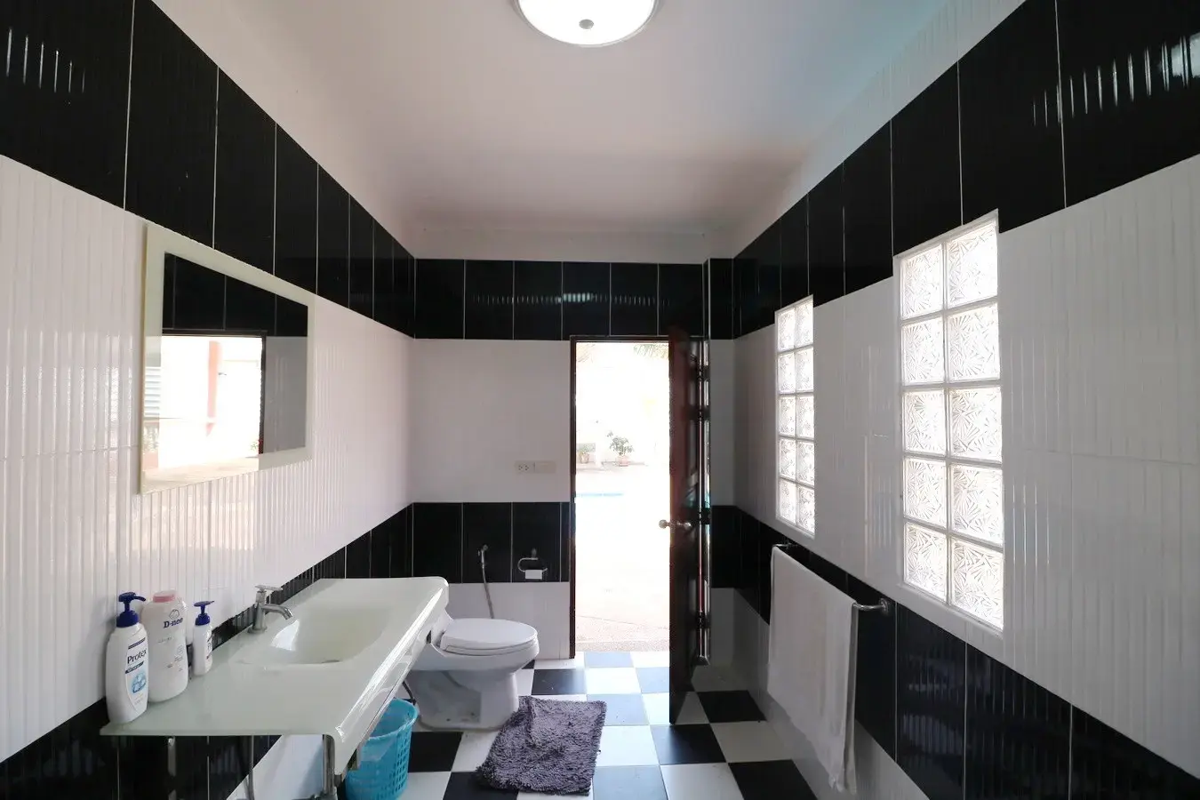 ขายบ้าน 4ห้องนอน 5ห้องน้ำ โดดเด่นพร้อมสิ่งอำนวยความสะดวกครบ