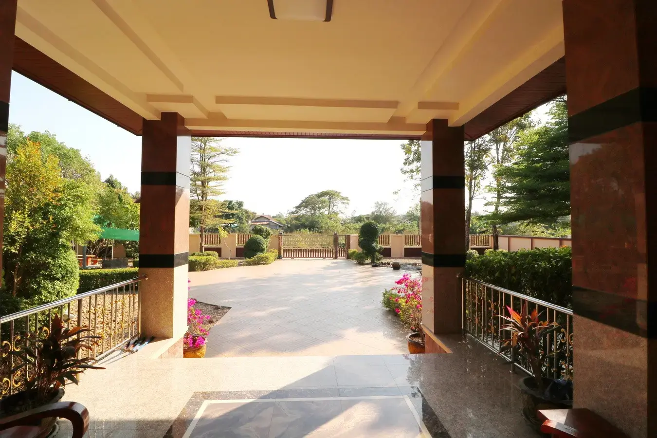 ขายบ้านสุดอลังการ 4ห้องนอน 3ห้องน้ำ บนพื้นที่ 1ไร่ 2งาน 31.8ตารางวา อุดรธานี