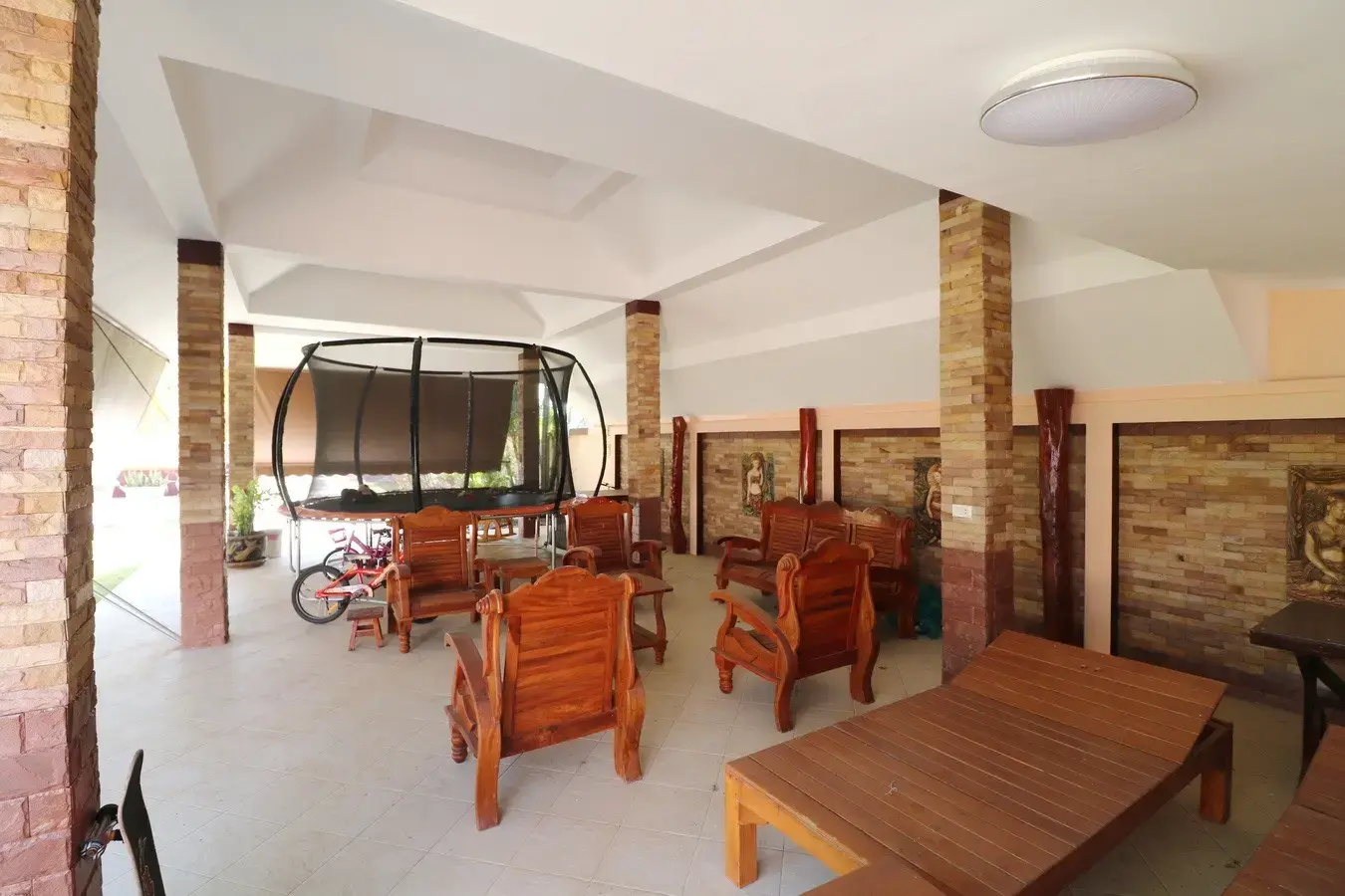 ขายบ้านสุดอลังการ 4ห้องนอน 3ห้องน้ำ บนพื้นที่ 1ไร่ 2งาน 31.8ตารางวา อุดรธานี