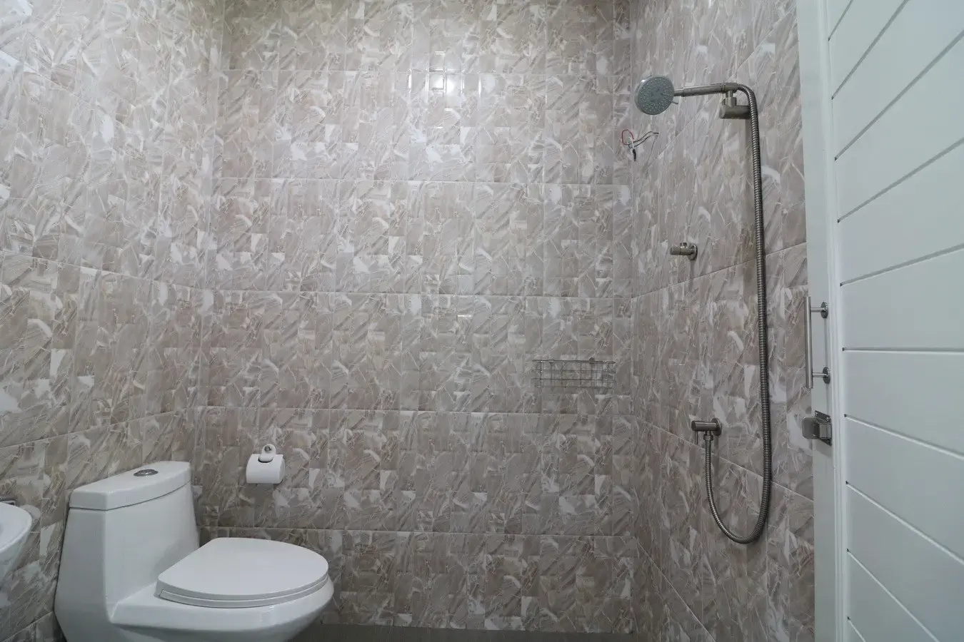 A 3 BRM, 2 BTH Home For Sale Set Upon 5,952 Sq. Mt. Tha Bo, Nong Khai, Thailand