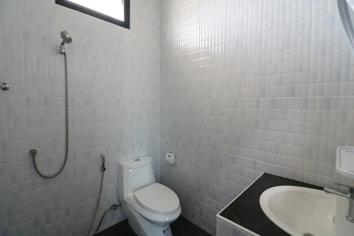 A 3 BRM, 2 BTH Home For Sale Set Upon 5,952 Sq. Mt. Tha Bo, Nong Khai, Thailand