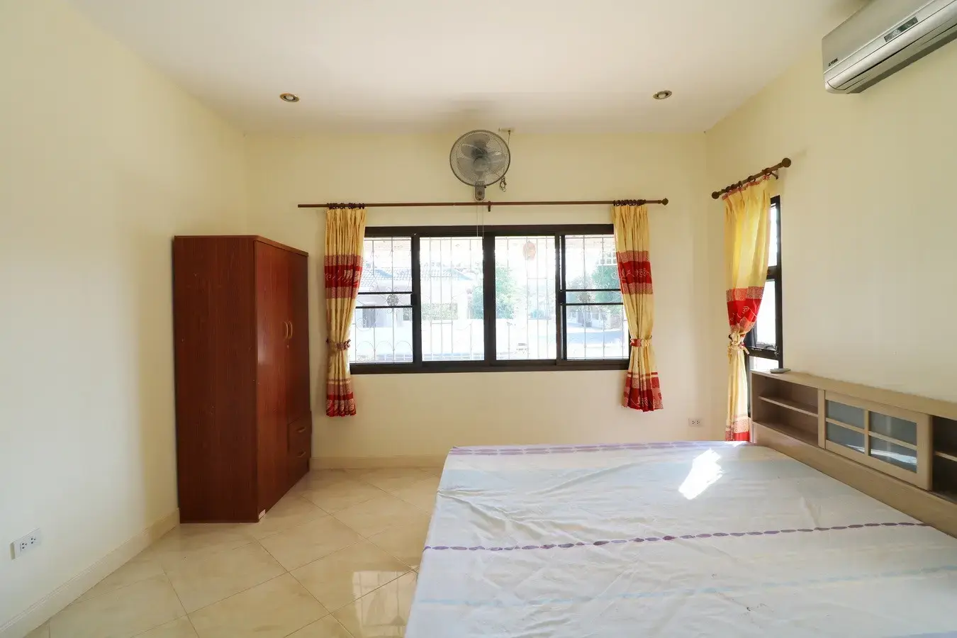 ขายบ้านเดี่ยว 3ห้องนอน 2ห้องน้ำ บนพื้นที่ 150ตารางวา บ้านแสนสราญ อุดรธานี