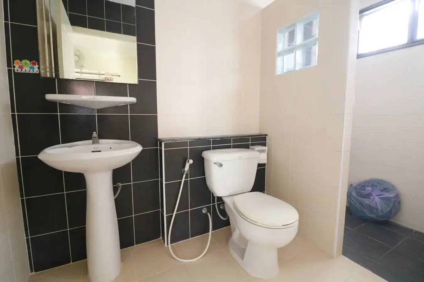 ขายบ้านเดี่ยว 3ห้องนอน 2ห้องน้ำ บนพื้นที่ 150ตารางวา บ้านแสนสราญ อุดรธานี