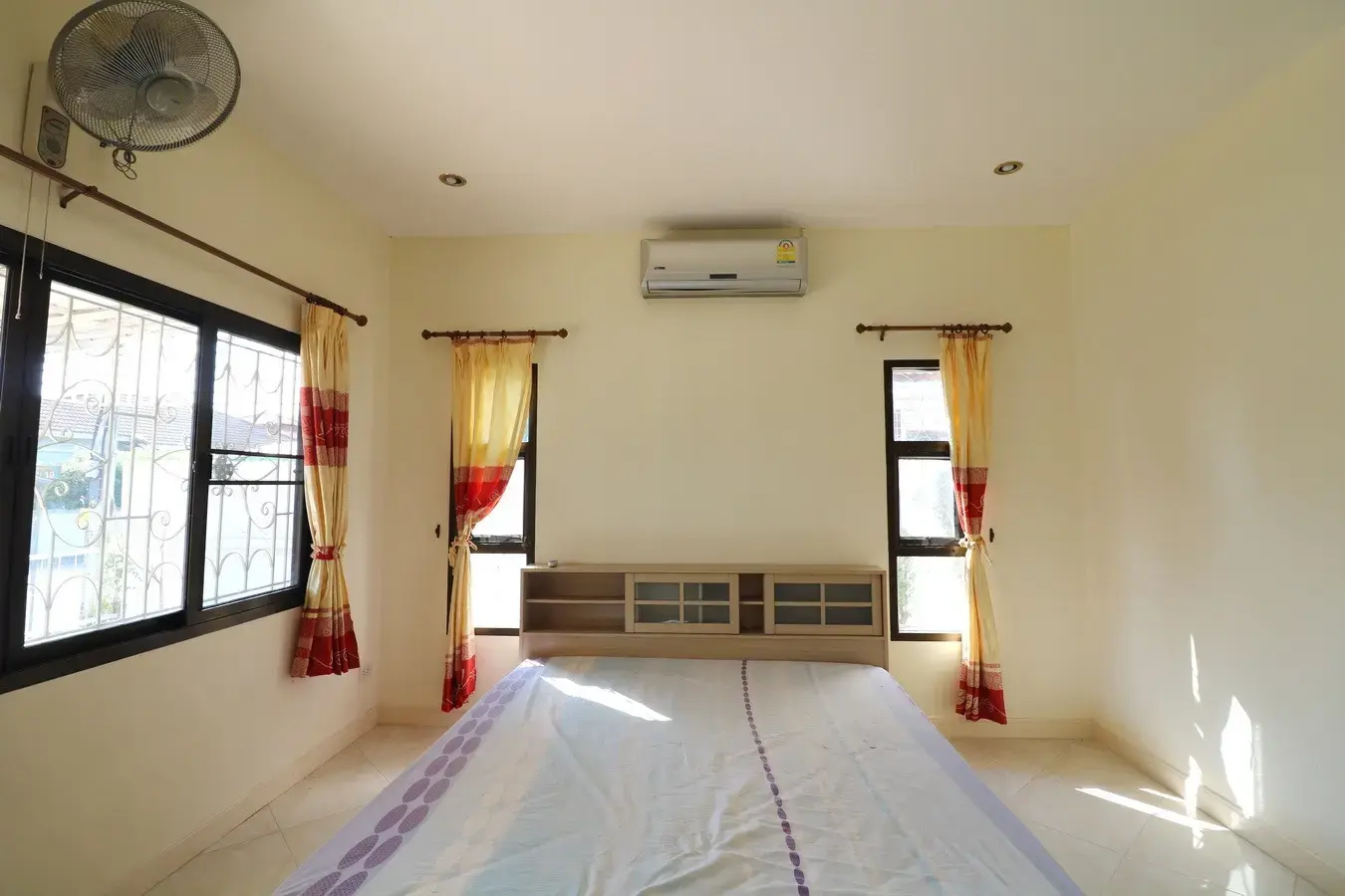 ขายบ้านเดี่ยว 3ห้องนอน 2ห้องน้ำ บนพื้นที่ 150ตารางวา บ้านแสนสราญ อุดรธานี