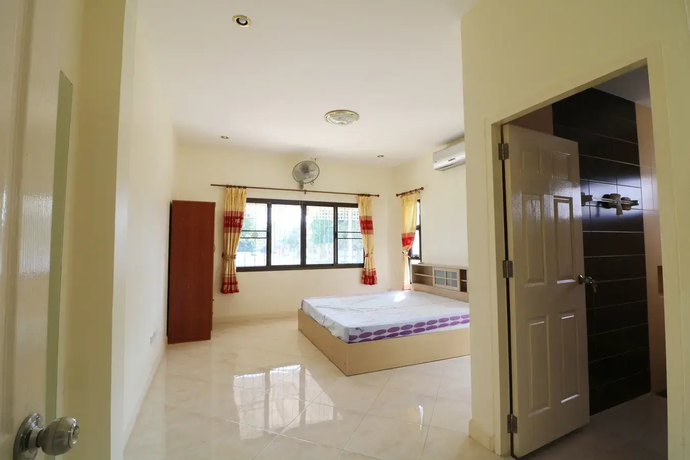 ขายบ้านเดี่ยว 3ห้องนอน 2ห้องน้ำ บนพื้นที่ 150ตารางวา บ้านแสนสราญ อุดรธานี