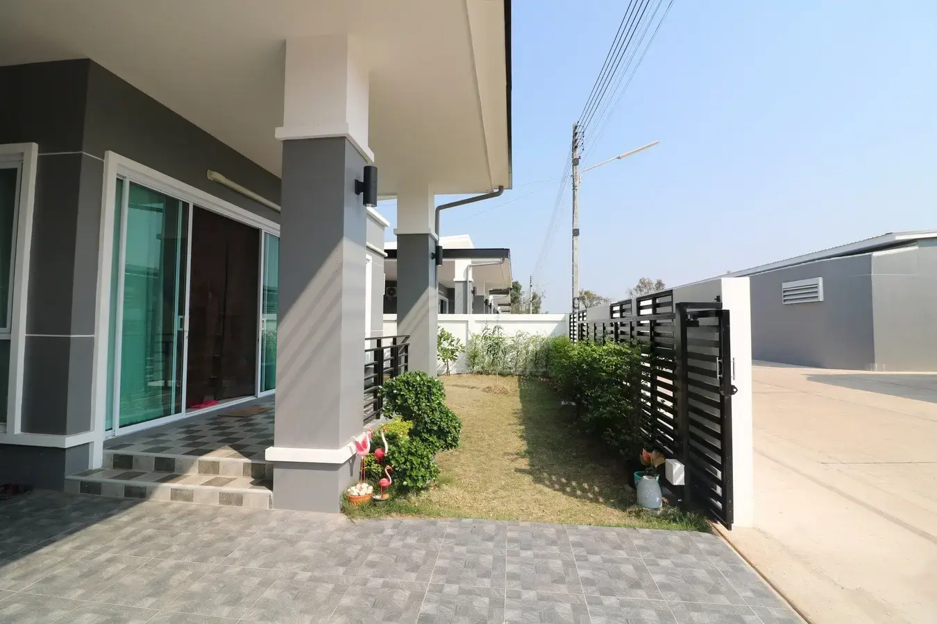 อสังหาริมทรัพย์สำหรับขาย: ขายบ้านเดี่ยว 3ห้องนอน 3ห้องน้ำ ราคาจับต้อง