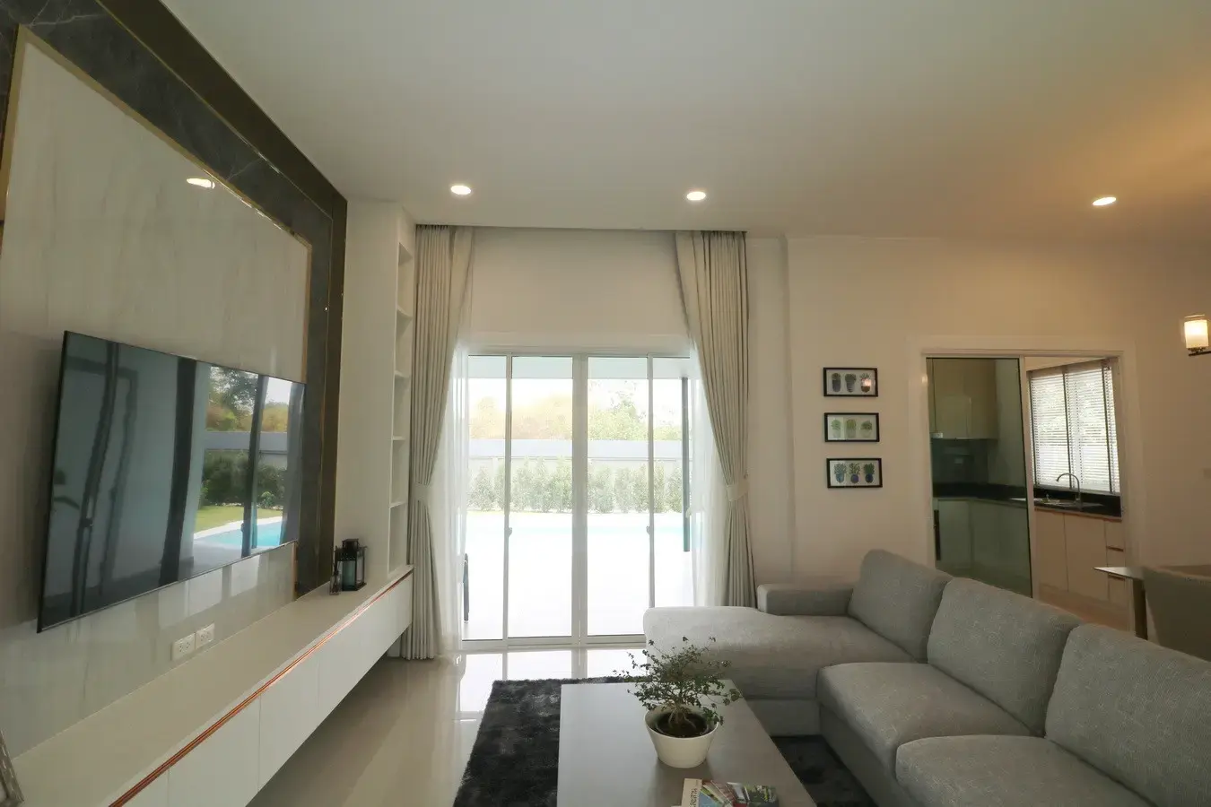 ขายบ้านหรูระดับพรีเมี่ยม 3 ห้องนอน 2.5 ห้องน้ำ พร้อมสระว่ายน้ำระบบเกลือ