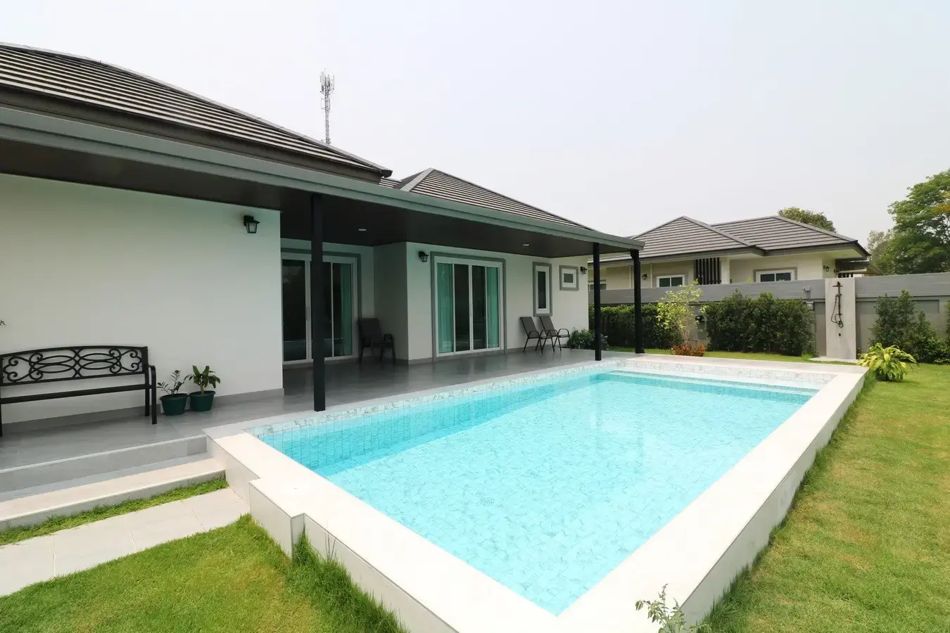 ขายบ้านหรูระดับพรีเมี่ยม 3 ห้องนอน 2.5 ห้องน้ำ พร้อมสระว่ายน้ำระบบเกลือ