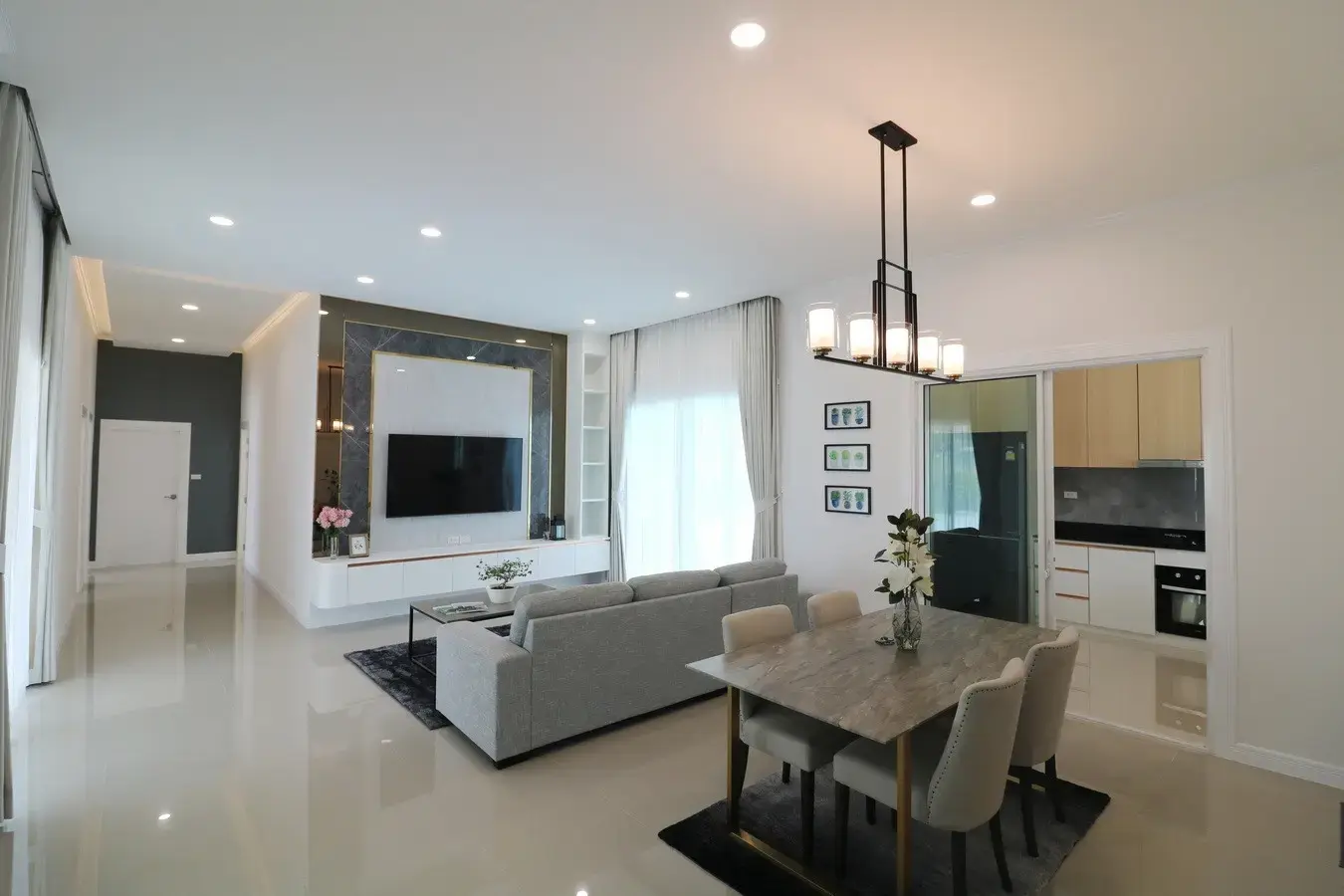 ขายบ้านหรูระดับพรีเมี่ยม 3 ห้องนอน 2.5 ห้องน้ำ พร้อมสระว่ายน้ำระบบเกลือ