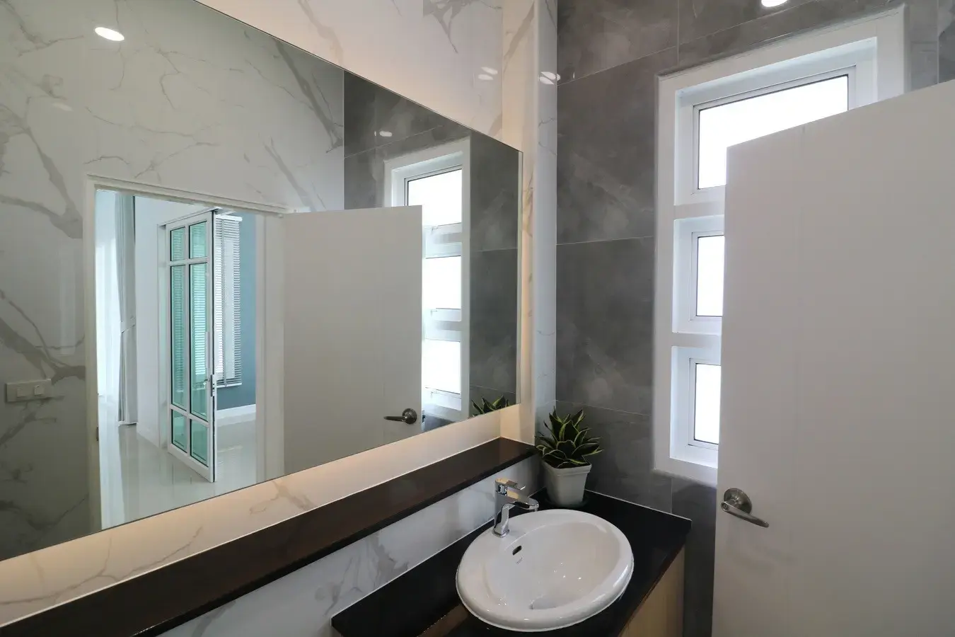 ขายบ้านหรูระดับพรีเมี่ยม 3 ห้องนอน 2.5 ห้องน้ำ พร้อมสระว่ายน้ำระบบเกลือ