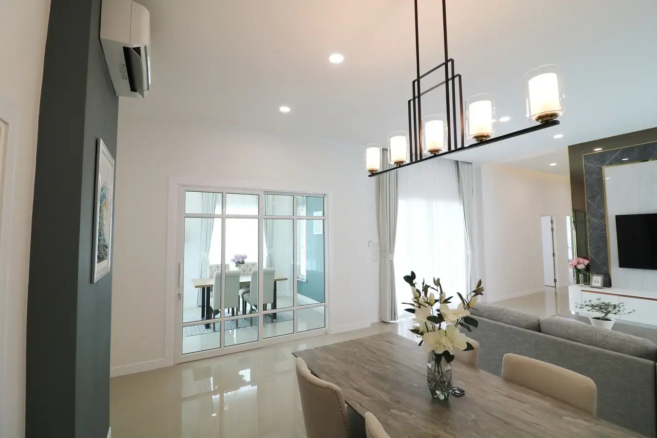 ขายบ้านหรูระดับพรีเมี่ยม 3 ห้องนอน 2.5 ห้องน้ำ พร้อมสระว่ายน้ำระบบเกลือ