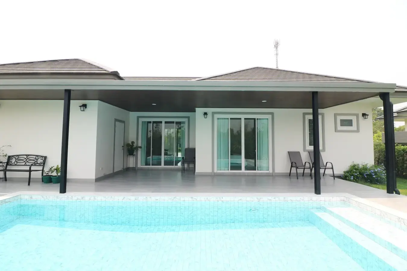 ขายบ้านหรูระดับพรีเมี่ยม 3 ห้องนอน 2.5 ห้องน้ำ พร้อมสระว่ายน้ำระบบเกลือ