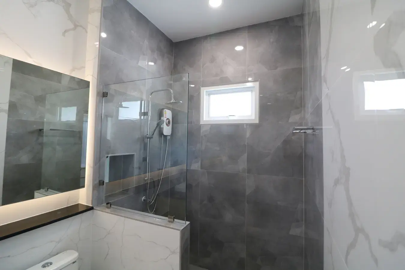 ขายบ้านหรูระดับพรีเมี่ยม 3 ห้องนอน 2.5 ห้องน้ำ พร้อมสระว่ายน้ำระบบเกลือ