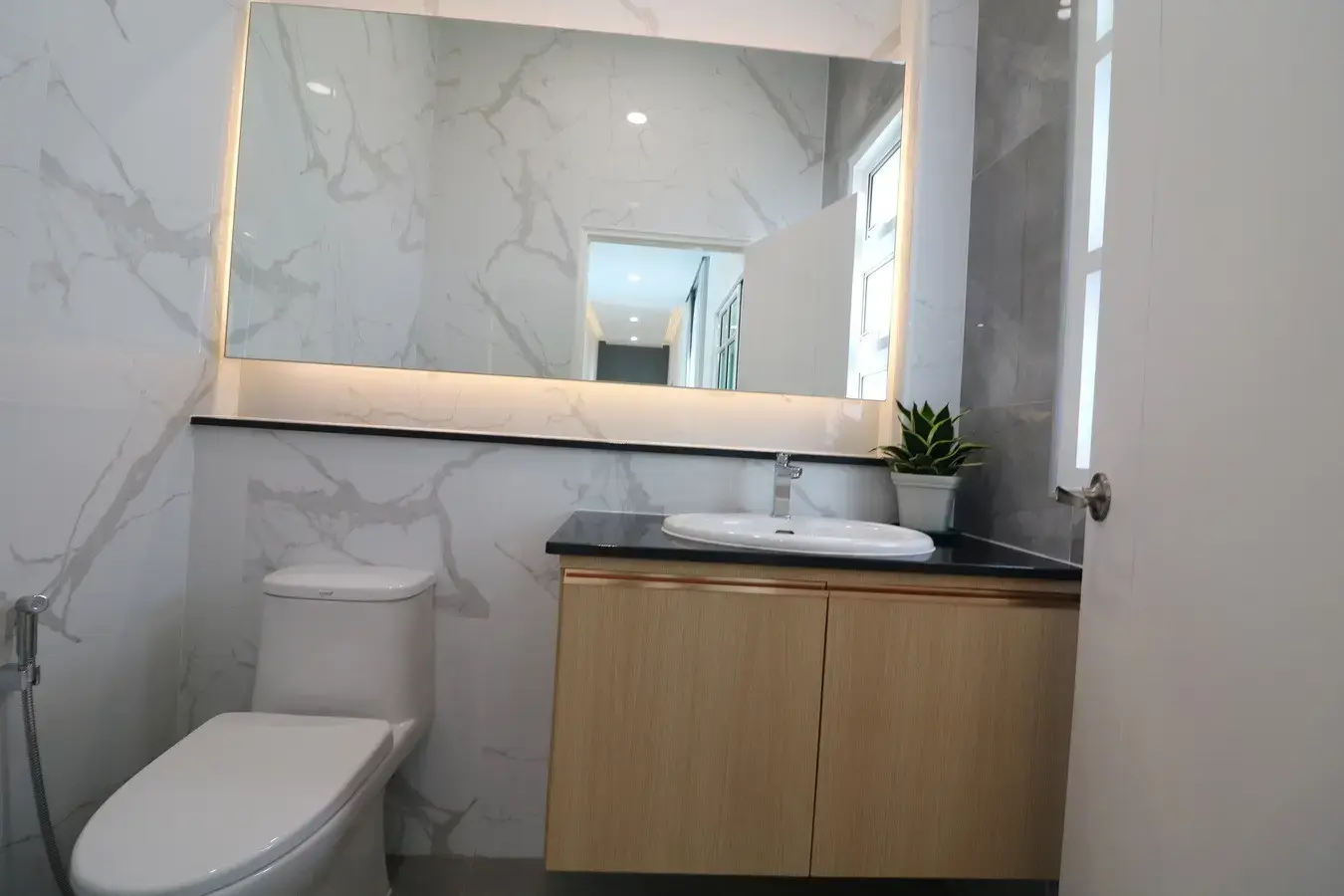 ขายบ้านหรูระดับพรีเมี่ยม 3 ห้องนอน 2.5 ห้องน้ำ พร้อมสระว่ายน้ำระบบเกลือ