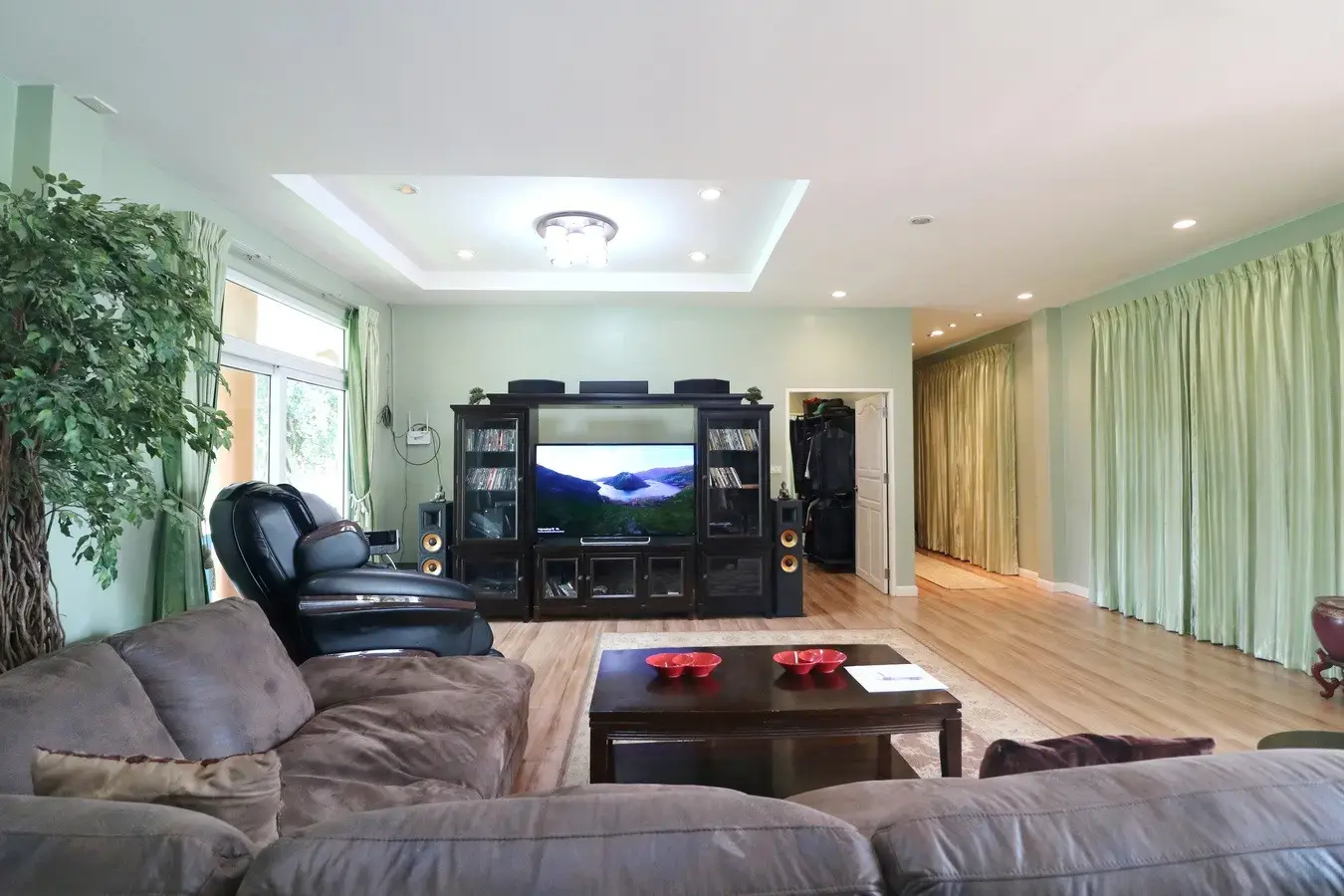 For Sale: 4BR, 5BTH Home &amp; Land – 6 Rai (9,276 Sq. Mt.) – Wanon Niwat, Sakon Nakhon, Thailand