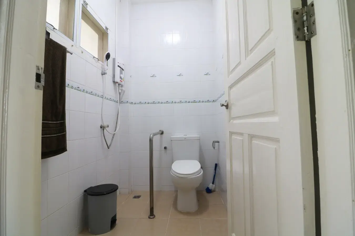 For Sale: 4BR, 5BTH Home &amp; Land – 6 Rai (9,276 Sq. Mt.) – Wanon Niwat, Sakon Nakhon, Thailand