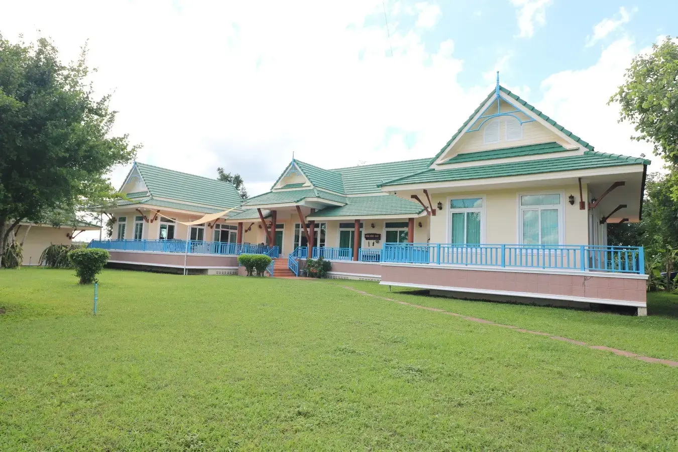 For Sale: 4BR, 5BTH Home &amp; Land – 6 Rai (9,276 Sq. Mt.) – Wanon Niwat, Sakon Nakhon, Thailand