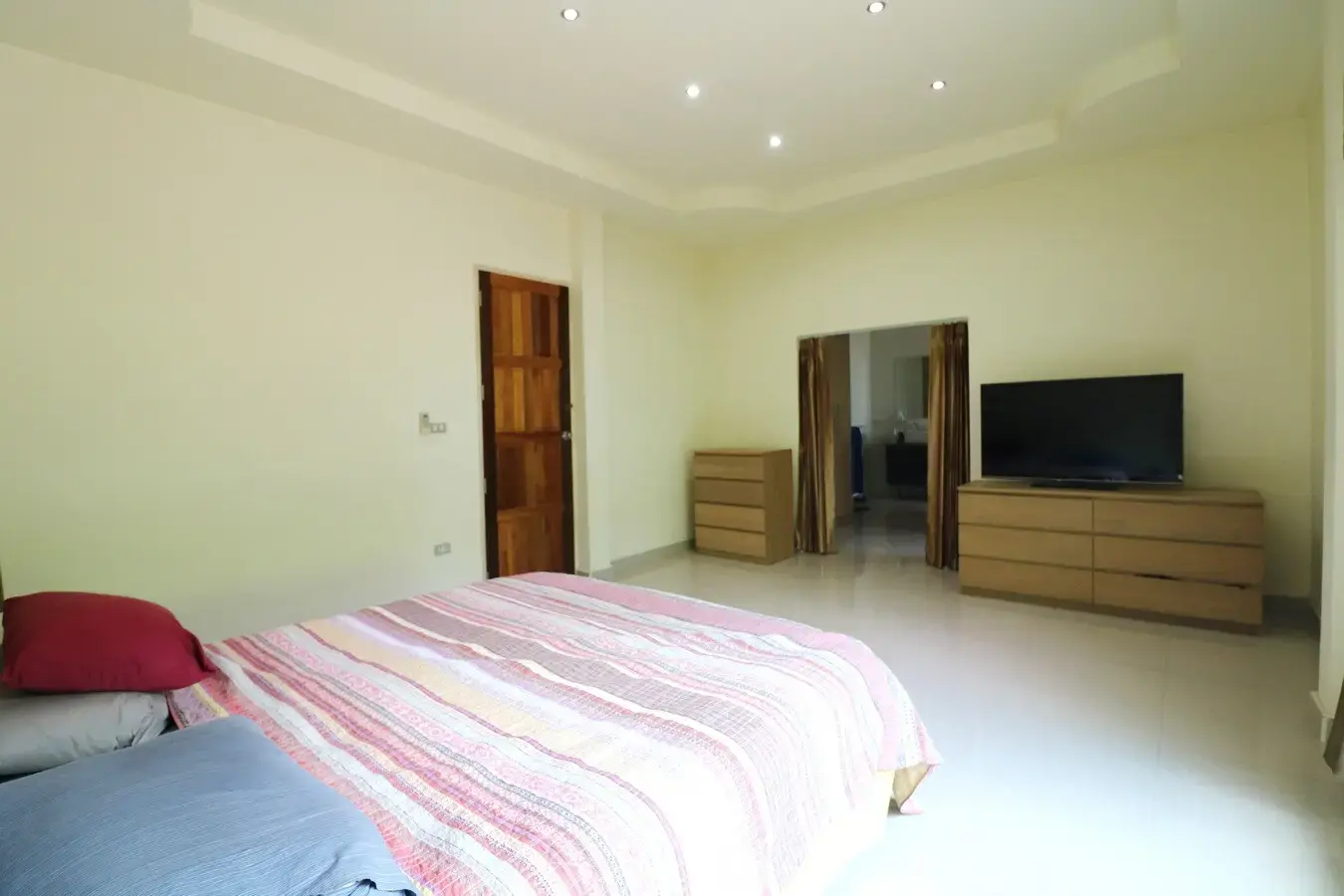 Stunning 5 Bed, 3 Bath Home For Sale on 3.5+ Rai of Landscaped Land Near Nong Wau So, Udon Thani, Thailand