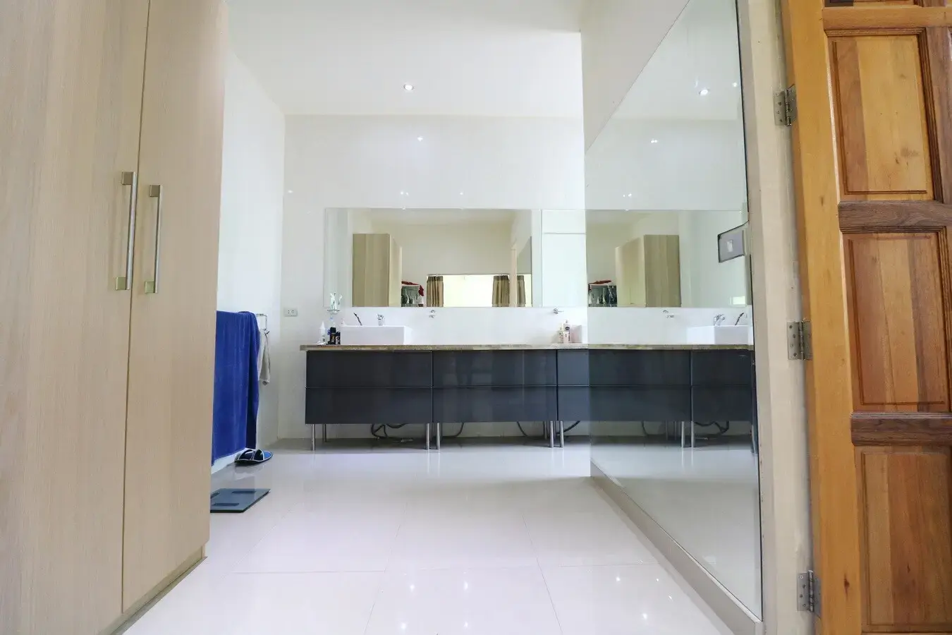 Stunning 5 Bed, 3 Bath Home For Sale on 3.5+ Rai of Landscaped Land Near Nong Wau So, Udon Thani, Thailand