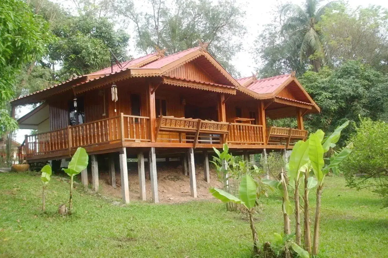 Bu Hom Riverside Resort with 11 Bungalows For Sale with 460 Mt. Mekong River Front, Chiang Khan Loei, Thailand