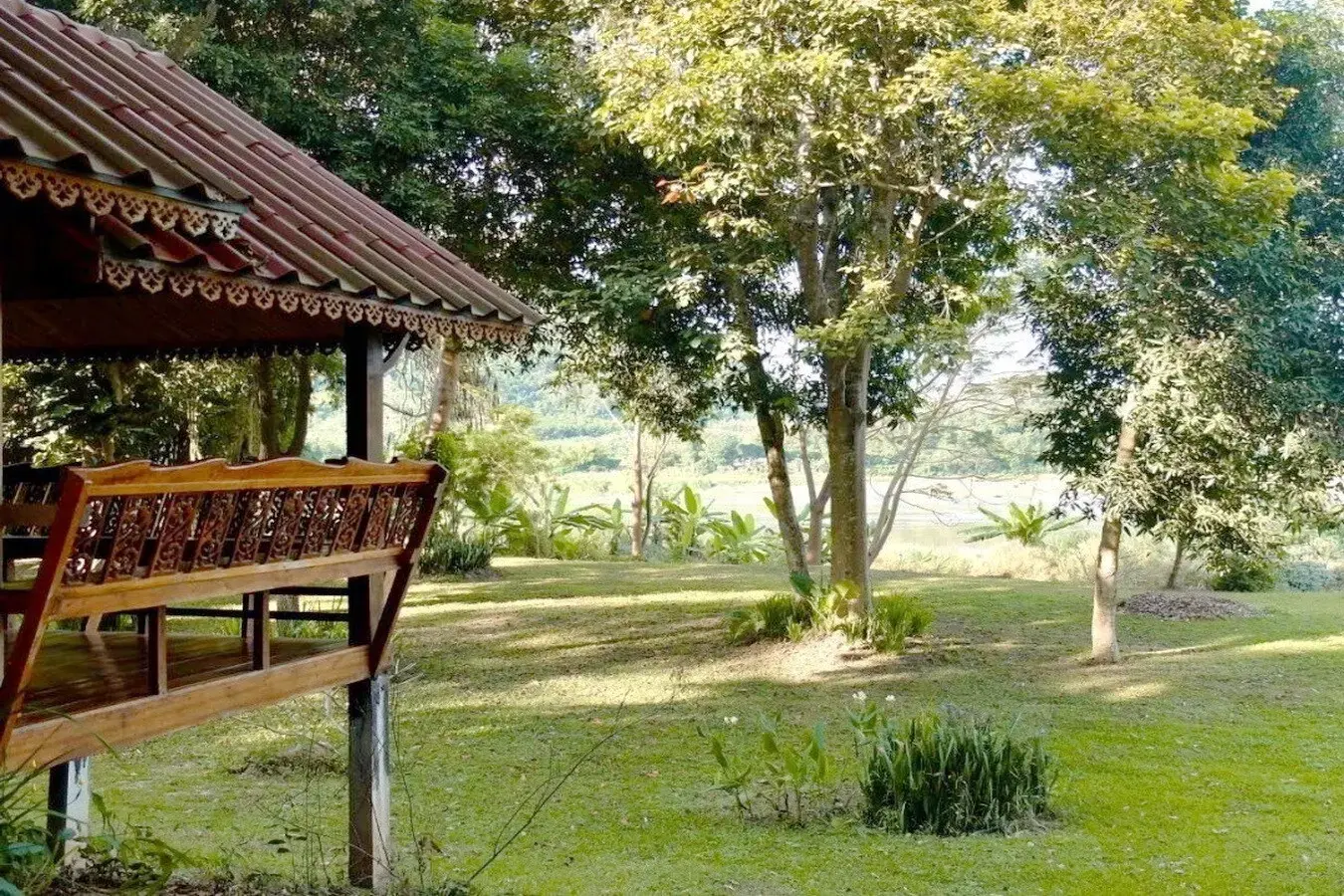 Bu Hom Riverside Resort with 11 Bungalows For Sale with 460 Mt. Mekong River Front, Chiang Khan Loei, Thailand