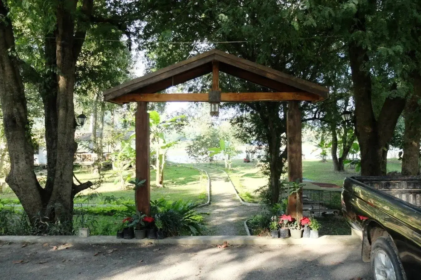 Bu Hom Riverside Resort with 11 Bungalows For Sale with 460 Mt. Mekong River Front, Chiang Khan Loei, Thailand