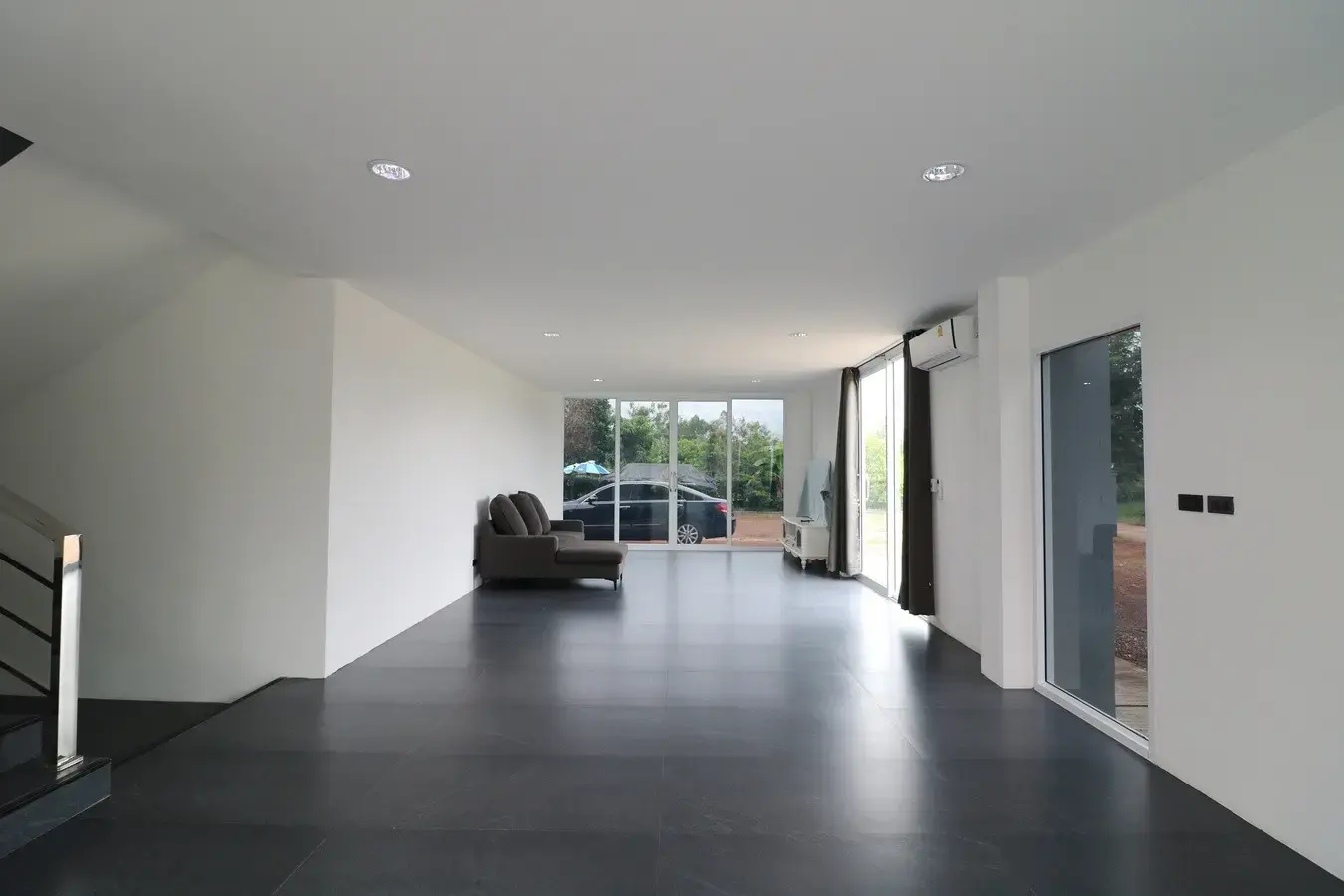 A Majestic 2.5 Storey Home For Sale Set Upon 1 Rai, 1600 Sq. MT. In Mu Mon, Udon Thani, Thailand.