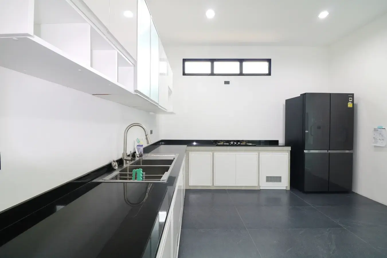 A Majestic 2.5 Storey Home For Sale Set Upon 1 Rai, 1600 Sq. MT. In Mu Mon, Udon Thani, Thailand.