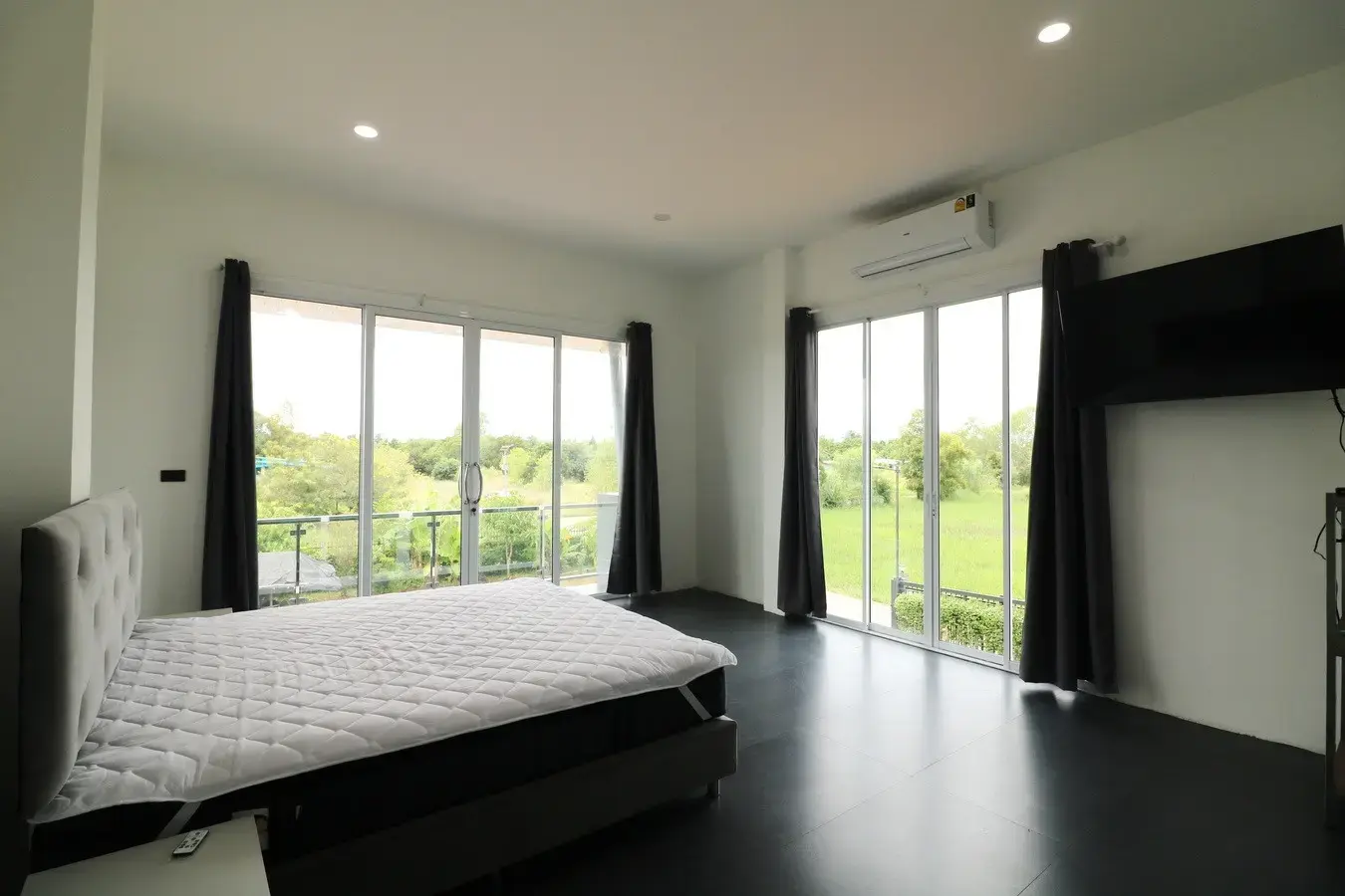 A Majestic 2.5 Storey Home For Sale Set Upon 1 Rai, 1600 Sq. MT. In Mu Mon, Udon Thani, Thailand.