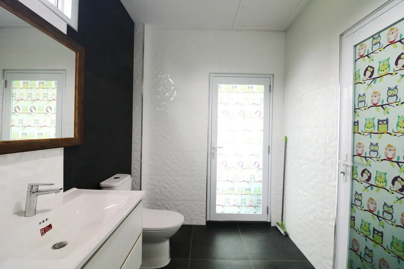 A Majestic 2.5 Storey Home For Sale Set Upon 1 Rai, 1600 Sq. MT. In Mu Mon, Udon Thani, Thailand.