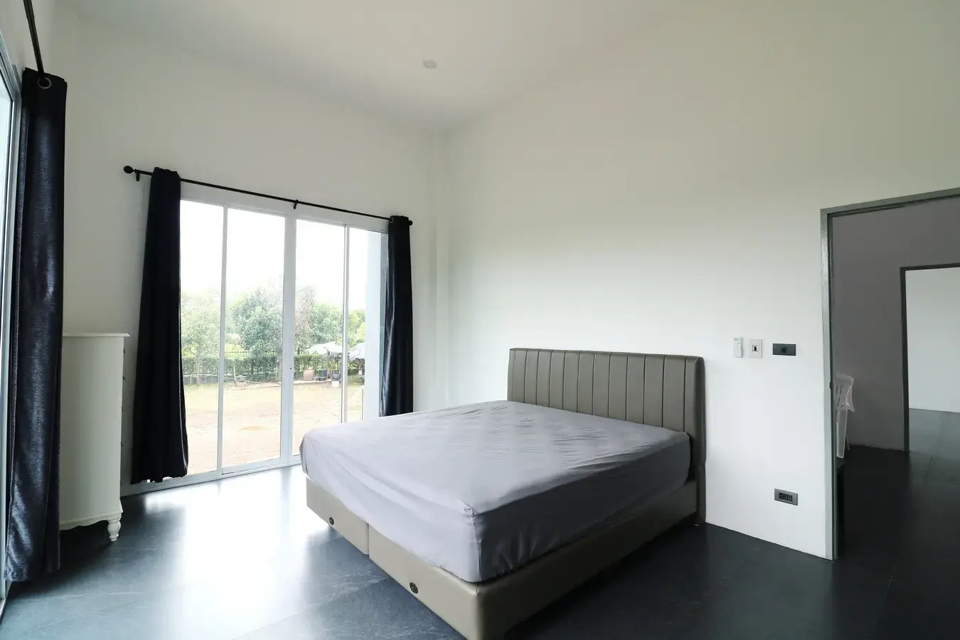 A Majestic 2.5 Storey Home For Sale Set Upon 1 Rai, 1600 Sq. MT. In Mu Mon, Udon Thani, Thailand.