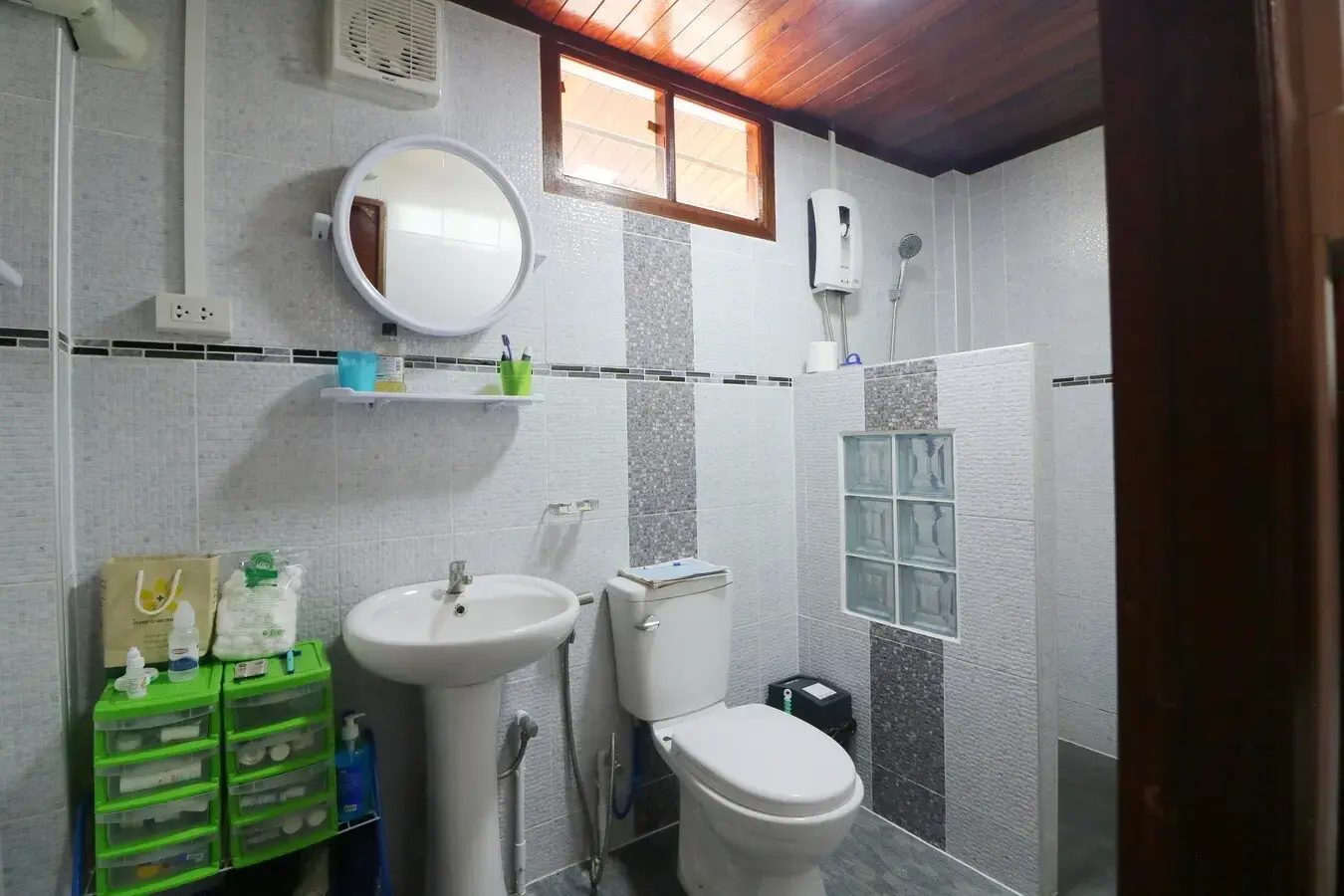 A Traditional Lanna Style 3 BRM, 3 BTH Home For Sale On 1 Rai, 25 Talang Wah, Khon San, Chaiyaphum, Thailand