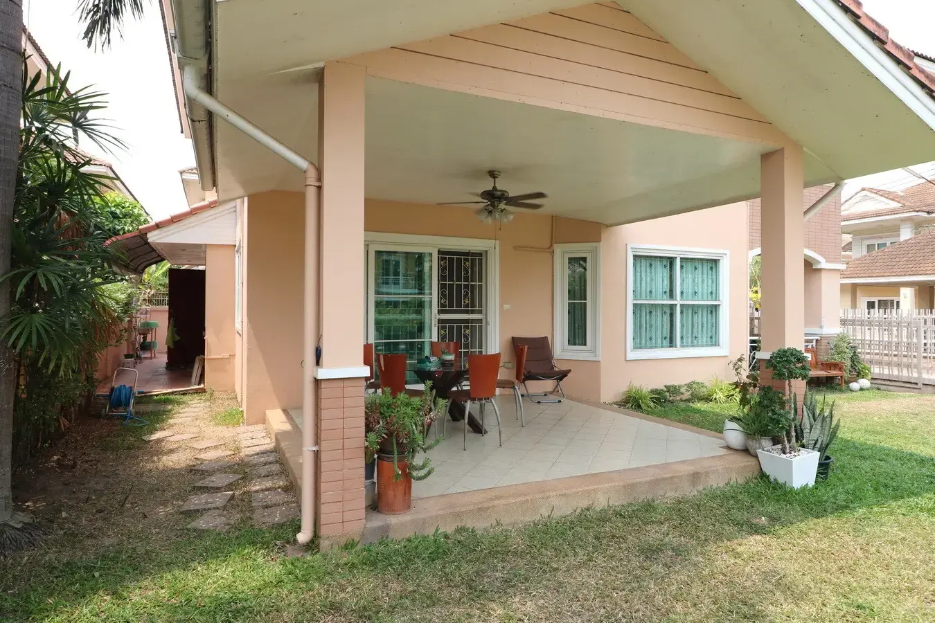 A Wonderful 3 BRM, 3 BTH 2-Level Home For Sale In Chonrada Estate, Udon Thani, Thailand