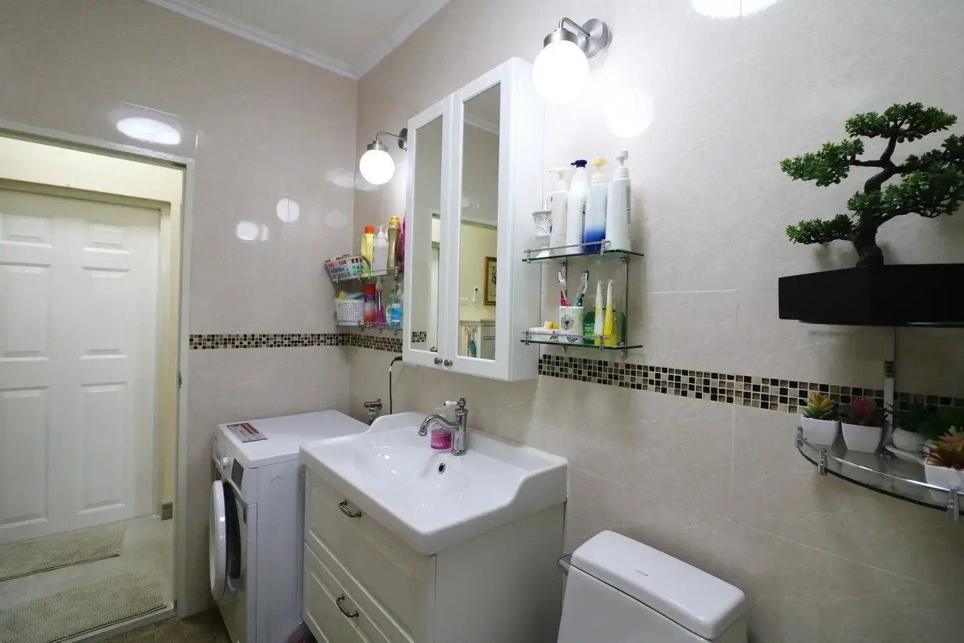 2 Homes Comprising 4 Bedrooms, 4 Bathrooms For Sale in Hin Khon, Lam Plai Mat, Buriram, Thailand