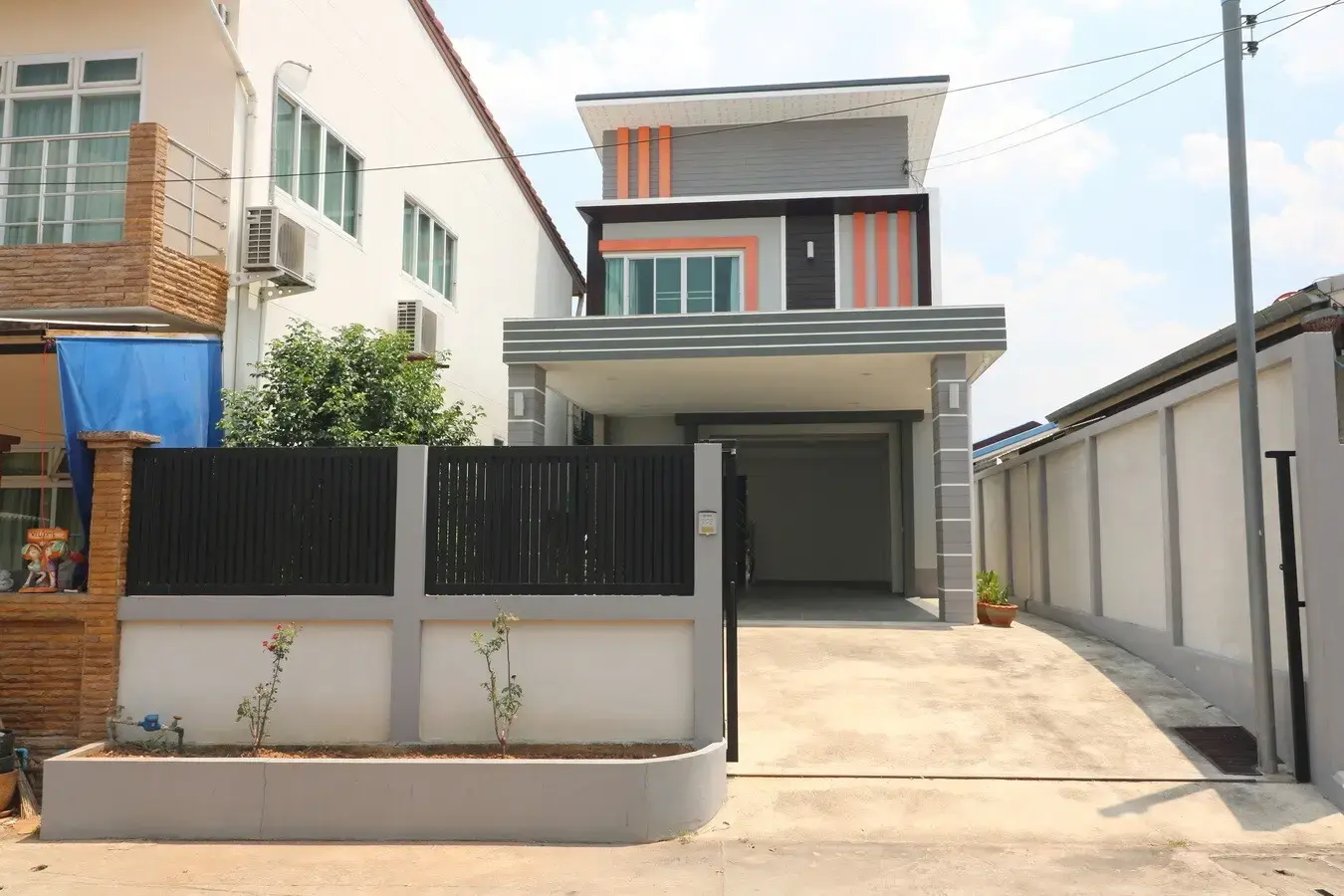 A 4 Bedroom, 4 Bathroom, 2 Level Home For Sale In Chum Phae, Khon Kaen, Thailand