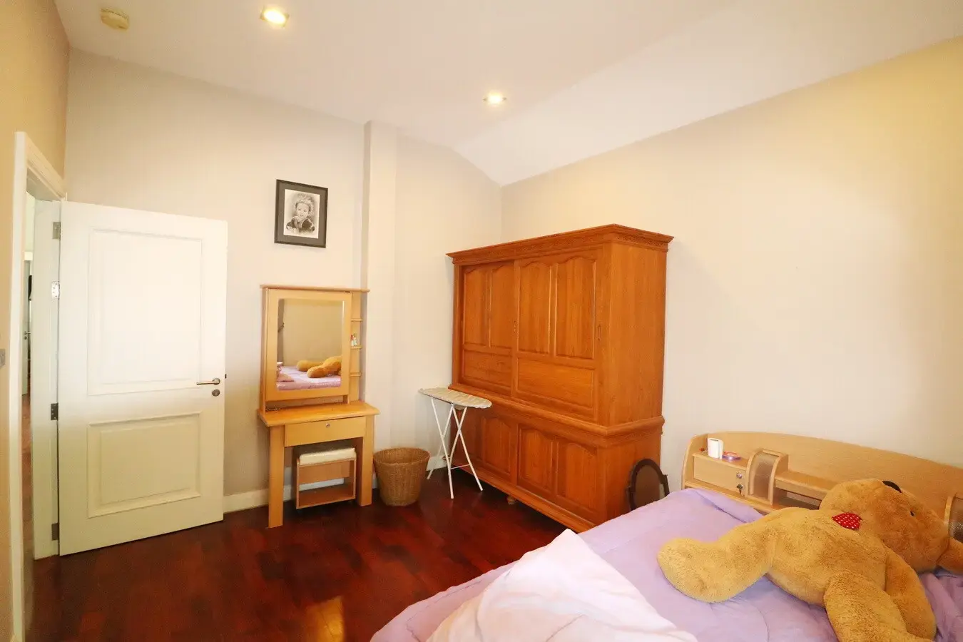 3 BRM, 3 BATH, 2-Level Home For Sale In The Elite Estate Of Le Cellini, Udon Thani, Thailand