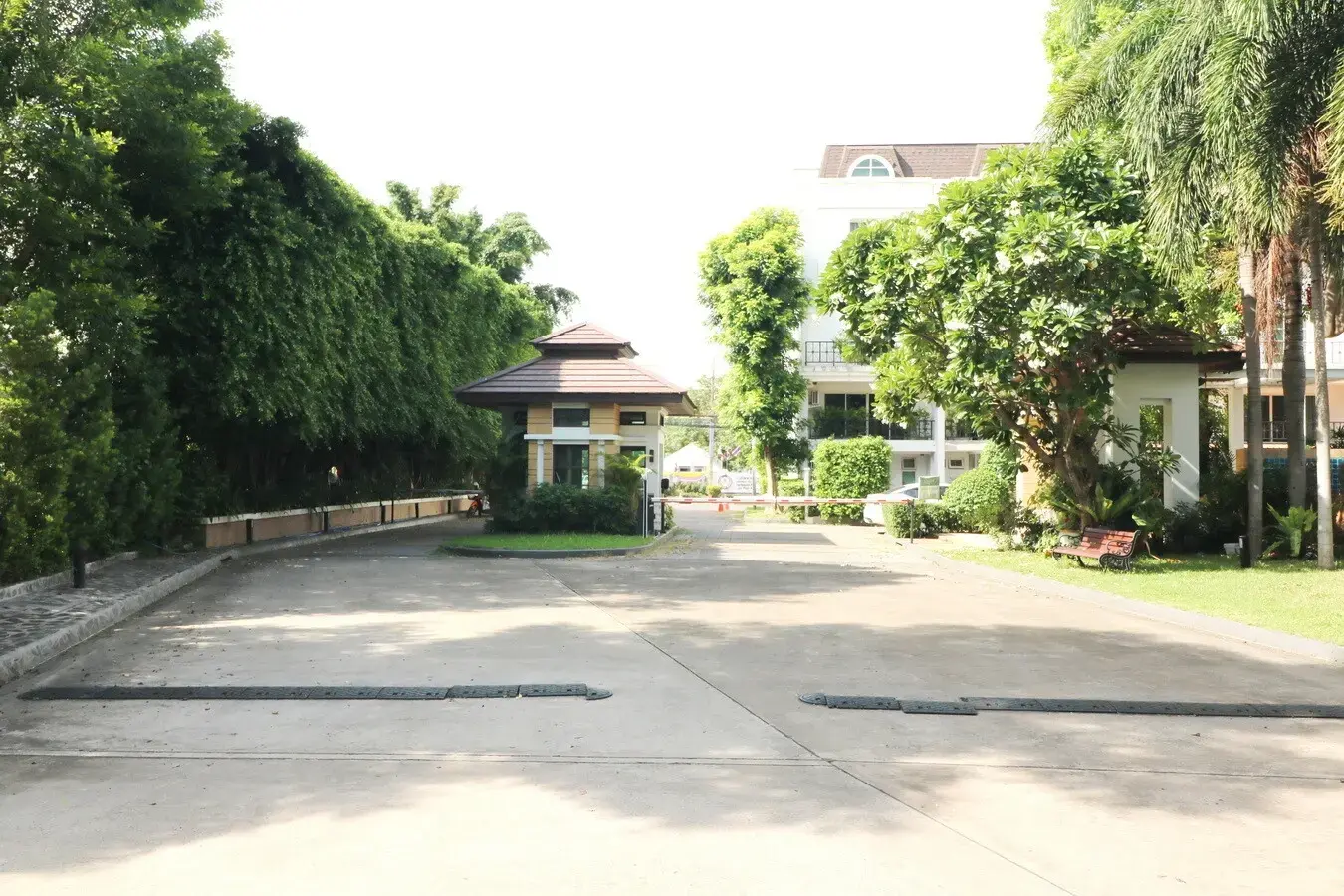 3 BRM, 3 BATH, 2-Level Home For Sale In The Elite Estate Of Le Cellini, Udon Thani, Thailand