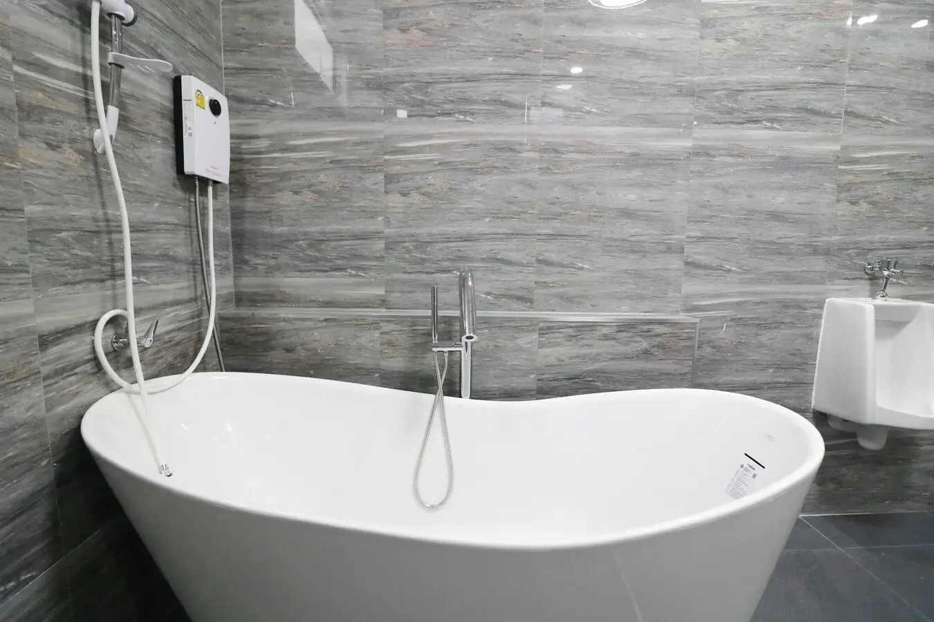 A Near New 3 Bedroom, 2 Bathroom Home For Sale In Mak Khaeng, Udon Thani, Thailand.